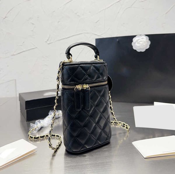 women designer lambskin phone holder bags classic handle totes cosmetic case vanity with gold metal hardware matelasse chain crossbody shoul
women designer lambskin phone holder bags classic handle totes cosmetic case vanity with gold metal hardware matelasse chain crossbody shoul