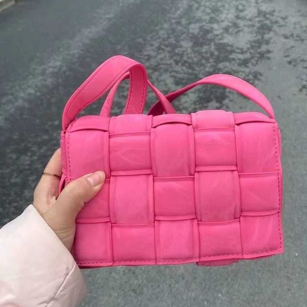 luxury bottegass venetas jodie woven cloud tote 2023 purse pink bag new advanced niche design handwoven one shoulder crossbody spliced epqi
luxury bottegass venetas jodie woven cloud tote 2023 purse pink bag new advanced niche design handwoven one shoulder crossbody spliced epqi
