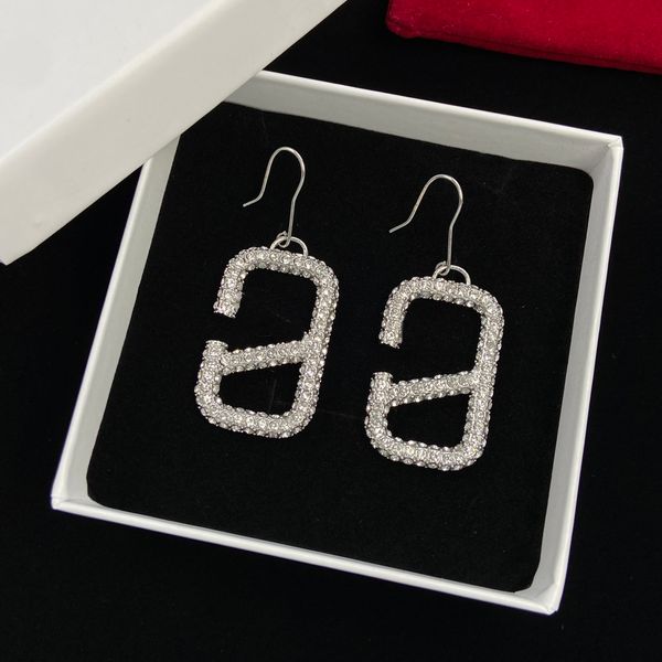 designer letter v metal logo earrings stud earing women tassel love internet celebrity v earring female luxury pearl jewelry orecchini 578, Golden
designer letter v metal logo earrings stud earing women tassel love internet celebrity v earring female luxury pearl jewelry orecchini 578, Golden