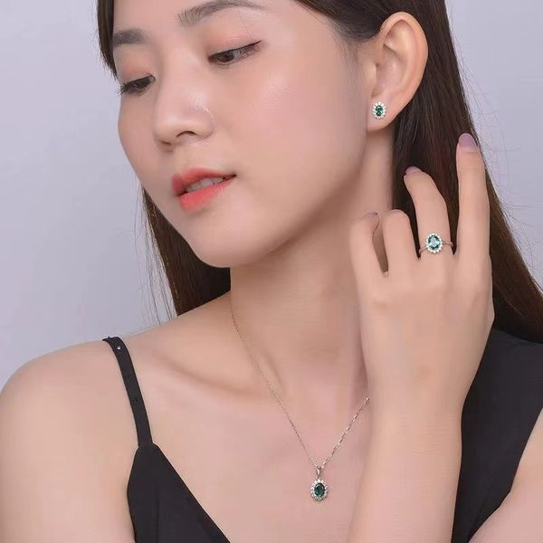 s925 sterling silver fashion temperament retro collar chain simple four claw white stone necklace green gem pendant necklace female
s925 sterling silver fashion temperament retro collar chain simple four claw white stone necklace green gem pendant necklace female