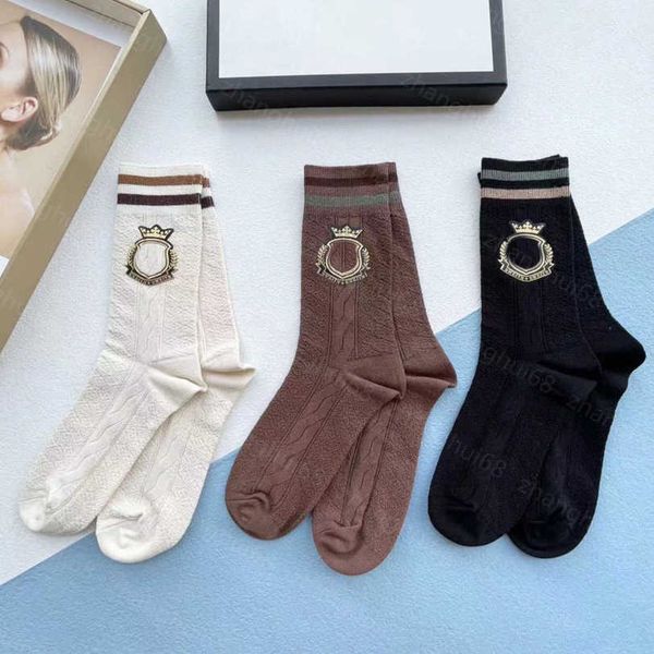 23ss stocking designer women socks 3 pairs in box color matching crown letter logo printed stockings pure cotton sweat-absorbent comfortable, Black;white
23ss stocking designer women socks 3 pairs in box color matching crown letter logo printed stockings pure cotton sweat-absorbent comfortable, Black;white