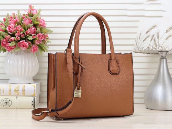 designer women bag embossed monograms onthego gm mm bags leather handbag purses tote shoulder crossbody female backpack
designer women bag embossed monograms onthego gm mm bags leather handbag purses tote shoulder crossbody female backpack