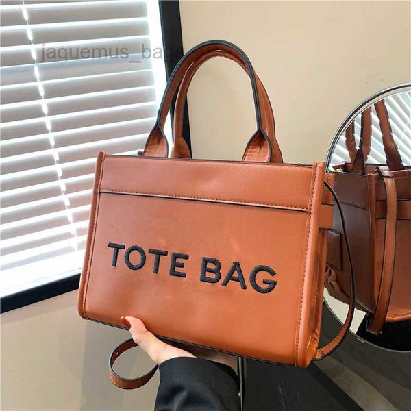 the tote bag women woven straw bags designer handbag large capacity shoulder crossbody purse luxury embroidered letter messenger bag
the tote bag women woven straw bags designer handbag large capacity shoulder crossbody purse luxury embroidered letter messenger bag