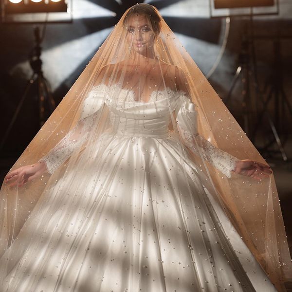 graceful off the shoulder ball gown wedding bridal dresses long sleeve lace ruched bride gown satin princess robes de mariee, White
graceful off the shoulder ball gown wedding bridal dresses long sleeve lace ruched bride gown satin princess robes de mariee, White
