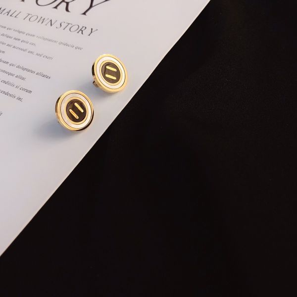 designer h letter gold earrings luxury brand enamel earrings women fashion stud everyday accessories party wedding valentine's day gift, Golden;silver
designer h letter gold earrings luxury brand enamel earrings women fashion stud everyday accessories party wedding valentine's day gift, Golden;silver