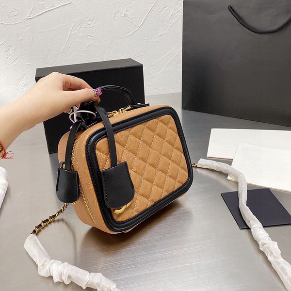 new cosmetic designer shoulder bag square shape classic chain shopping luxury brand handbags high-end fashion handbag exquisite channel bags
new cosmetic designer shoulder bag square shape classic chain shopping luxury brand handbags high-end fashion handbag exquisite channel bags