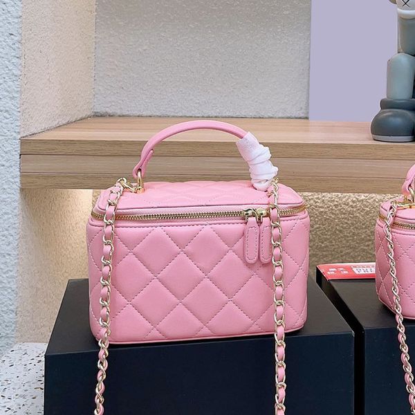 womens designer handle totes vanity box bags card holder cosmetic case gold metal hardware matelasse chain crossbody shoulder handbags 11cm
womens designer handle totes vanity box bags card holder cosmetic case gold metal hardware matelasse chain crossbody shoulder handbags 11cm