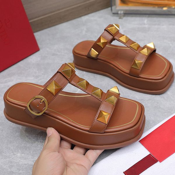 23ss womens rivet platform heels slippers slip on sandals cowhide square toes slingbacks dress shoes outdoor beach shoe ladies classic pink, Black
23ss womens rivet platform heels slippers slip on sandals cowhide square toes slingbacks dress shoes outdoor beach shoe ladies classic pink, Black