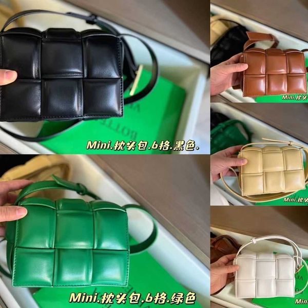 luxury bottegass venetas jodie woven cloud tote 2023 purse family b women's bag sponge baby cow leather pillow six mesh mini shoulder f
luxury bottegass venetas jodie woven cloud tote 2023 purse family b women's bag sponge baby cow leather pillow six mesh mini shoulder f