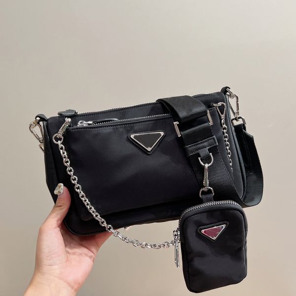 luxury designer bags camera crossbody bag men women shoulder bag large capacity good match nice gift nylon bag, Black;red
luxury designer bags camera crossbody bag men women shoulder bag large capacity good match nice gift nylon bag, Black;red