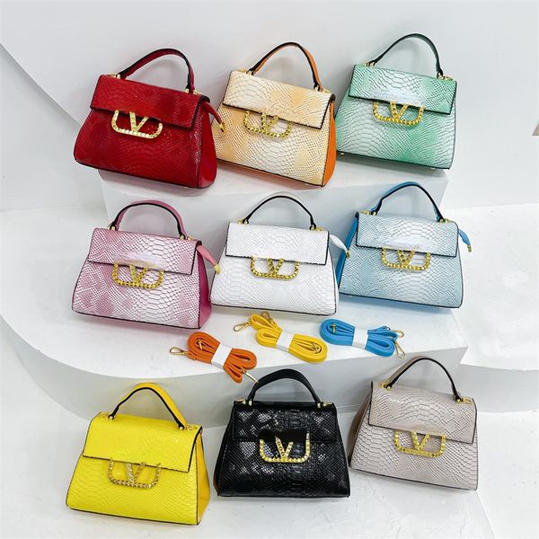 european and american new embossed fashion women's handbag snake pattern shoulder messenger bags 24cm
european and american new embossed fashion women's handbag snake pattern shoulder messenger bags 24cm