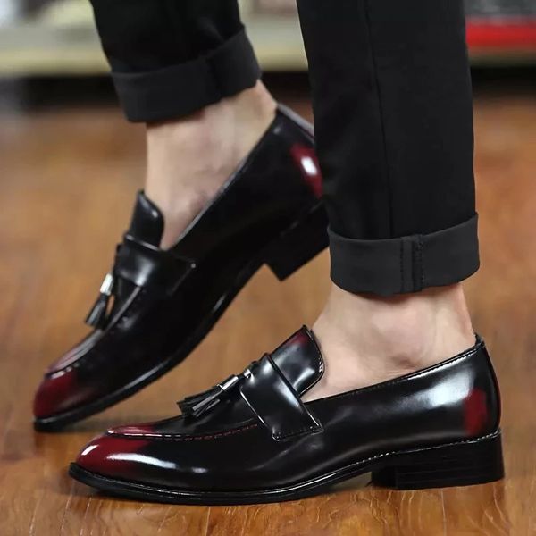 men dress shoes autumn new slip on patent leather bright fringe male loafers pointed toe flats large size soft luxury mens shoes, Black
men dress shoes autumn new slip on patent leather bright fringe male loafers pointed toe flats large size soft luxury mens shoes, Black