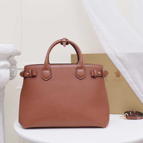 large capacity tote bag checker handbag designer shoulder bags grain cowhide genuine leather fashion letter internal zipper pocket lady bag
large capacity tote bag checker handbag designer shoulder bags grain cowhide genuine leather fashion letter internal zipper pocket lady bag