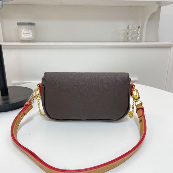 brand 23ss women's printed small square bag, versatile single shoulder crossbody bag, underarm bag, chain bag
brand 23ss women's printed small square bag, versatile single shoulder crossbody bag, underarm bag, chain bag