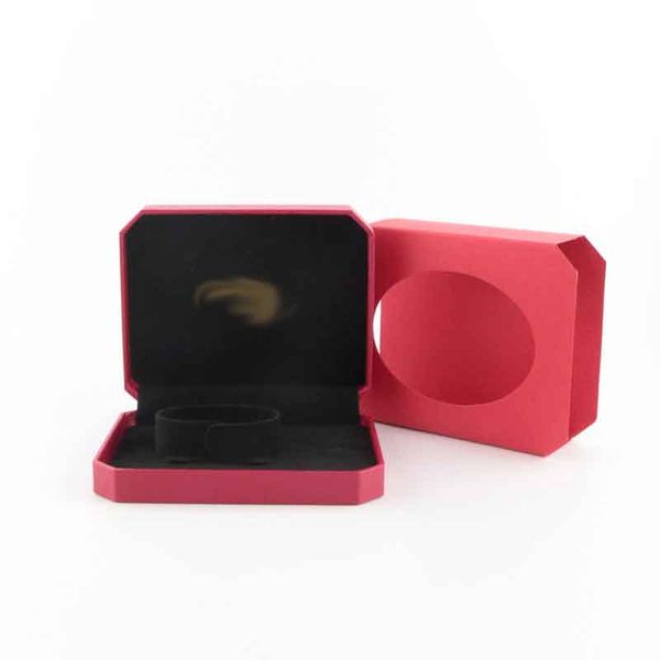 factory wholesale high-quality luxury brand 1:1 jewelry gift box is suitable for couples with necklace, ring, bracelet and earrings.
factory wholesale high-quality luxury brand 1:1 jewelry gift box is suitable for couples with necklace, ring, bracelet and earrings.