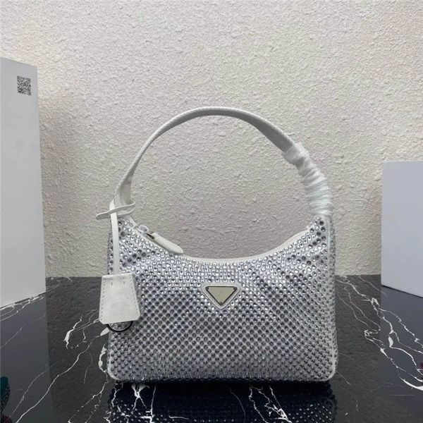 designer luxury bags re-edition 2000 pink satin crystal nylon shoulder handle mini hobo bag 7a quality size:23*13*5cm
designer luxury bags re-edition 2000 pink satin crystal nylon shoulder handle mini hobo bag 7a quality size:23*13*5cm
