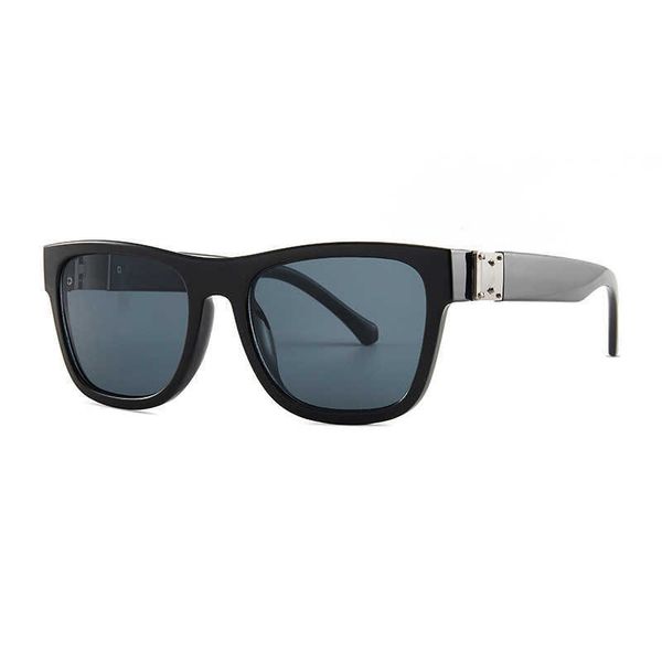 2021 cross mirror new outdoor fashion personality men's and women's simple versatile sunglasses, White;black
2021 cross mirror new outdoor fashion personality men's and women's simple versatile sunglasses, White;black
