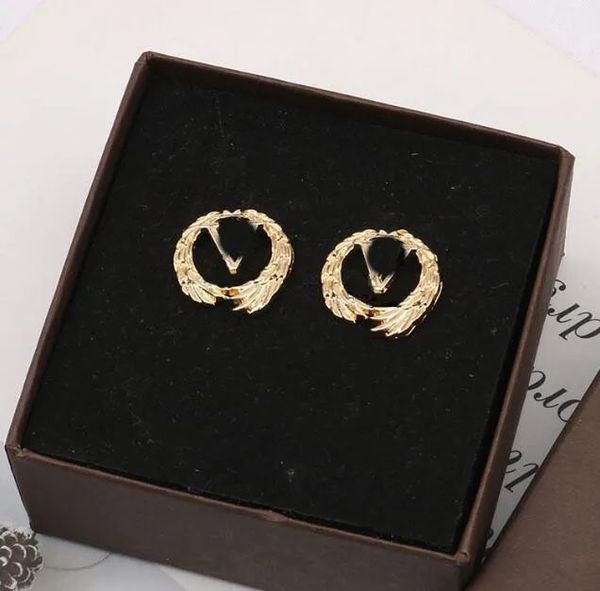 luxury womens stud earrings for women classic style women lover studs titanium steel earings logo printed wedding party gifts, Golden;silver
luxury womens stud earrings for women classic style women lover studs titanium steel earings logo printed wedding party gifts, Golden;silver