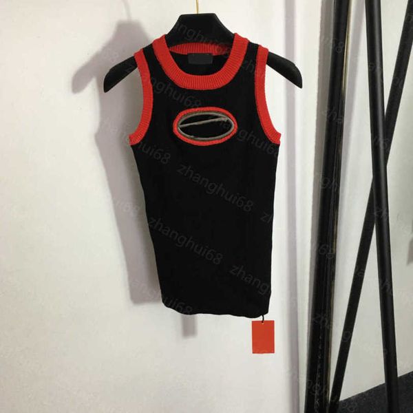 23ss womens designer clothing womens knits color match chest hardware hollow logo slim knit vest womens clothes a1, White
23ss womens designer clothing womens knits color match chest hardware hollow logo slim knit vest womens clothes a1, White