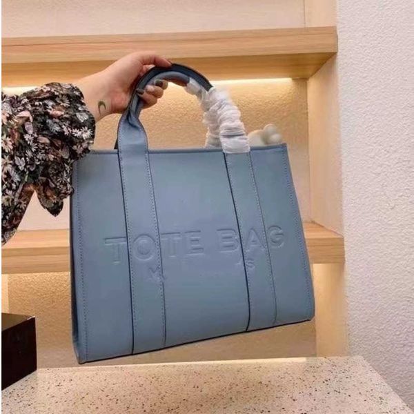 designer bag high-end leather shoulder handbag tote ladies wholesale new high capacity handbags tote bags fashion letter handheld diagonal s
designer bag high-end leather shoulder handbag tote ladies wholesale new high capacity handbags tote bags fashion letter handheld diagonal s