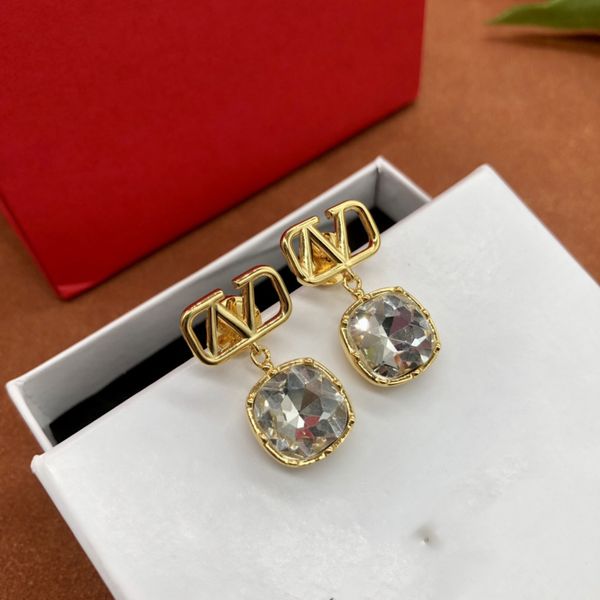letter v metal logo earrings stud crystal earing women v earring luxury designer pearl women jewelry orecchini 77, Golden
letter v metal logo earrings stud crystal earing women v earring luxury designer pearl women jewelry orecchini 77, Golden