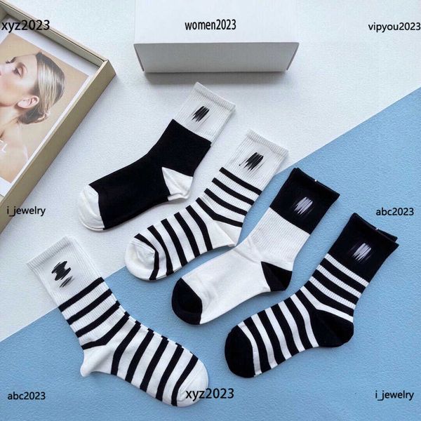 designer girl sock black and white contrasting stripes women socks lady hosiery logo printing stockings #including box, Black;white
designer girl sock black and white contrasting stripes women socks lady hosiery logo printing stockings #including box, Black;white
