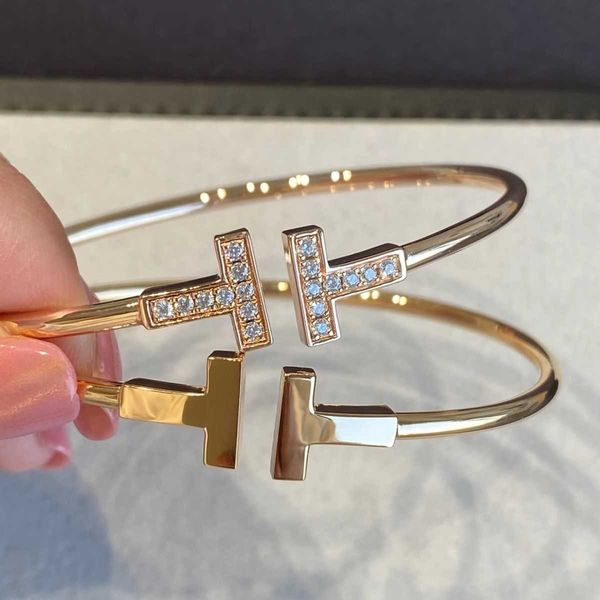 w150 tiffay high edition sterling silver s925 open bracelet light luxury premium plating 18k couple for men and women, Black
w150 tiffay high edition sterling silver s925 open bracelet light luxury premium plating 18k couple for men and women, Black