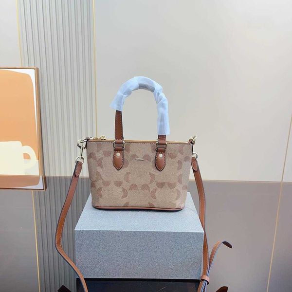 designer bags coabag shoulder bag crossbody bag luxurys handbags women new totes fashion trend letter pattern purse handbag
designer bags coabag shoulder bag crossbody bag luxurys handbags women new totes fashion trend letter pattern purse handbag