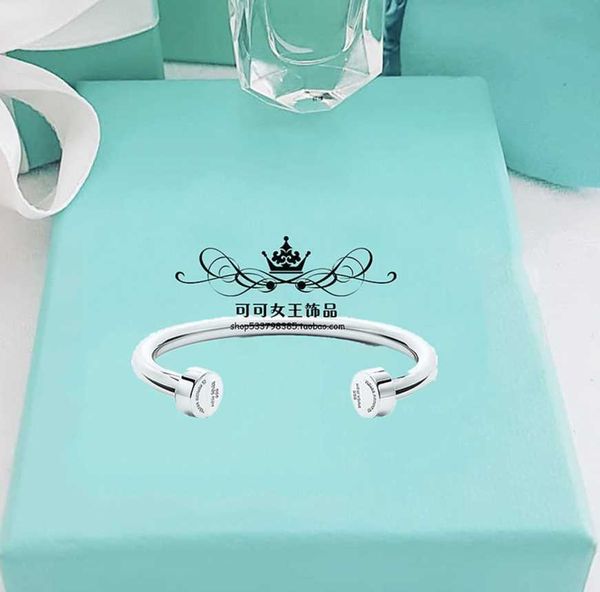 mc16 s925 sterling silver tiffay return to classic logo circled open bracelet women's fashion light luxury couple, Black
mc16 s925 sterling silver tiffay return to classic logo circled open bracelet women's fashion light luxury couple, Black