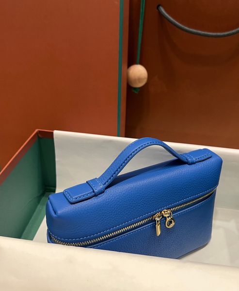 2023 new girls' handheld shoulder bag with calfskin hardware fasteners, handmade bi-directional zipper closure, simple and versatile
2023 new girls' handheld shoulder bag with calfskin hardware fasteners, handmade bi-directional zipper closure, simple and versatile