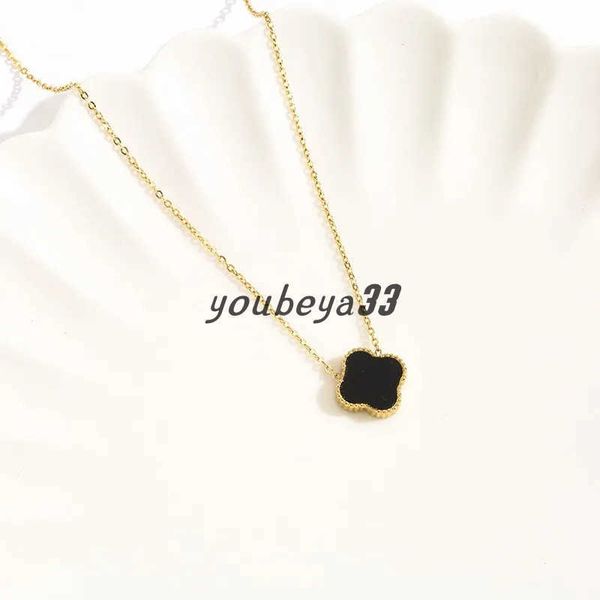 designer pendant necklace for women elegant four-leaf clover pendant necklace s925 sterling silver necklace designer jewelry 24k gold plated
designer pendant necklace for women elegant four-leaf clover pendant necklace s925 sterling silver necklace designer jewelry 24k gold plated