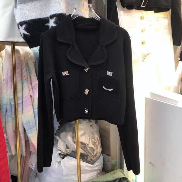 autumn designer women's jacket jacket lapel short slim-fit button-up cardigan luxury comfortable personality, Black;brown
autumn designer women's jacket jacket lapel short slim-fit button-up cardigan luxury comfortable personality, Black;brown