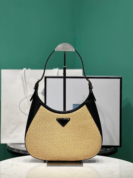 2023 the latest shoulder bag high-end quality straw bag this bag is made of cowhide with hand-made straw with sheepskin capacity practicabil
2023 the latest shoulder bag high-end quality straw bag this bag is made of cowhide with hand-made straw with sheepskin capacity practicabil