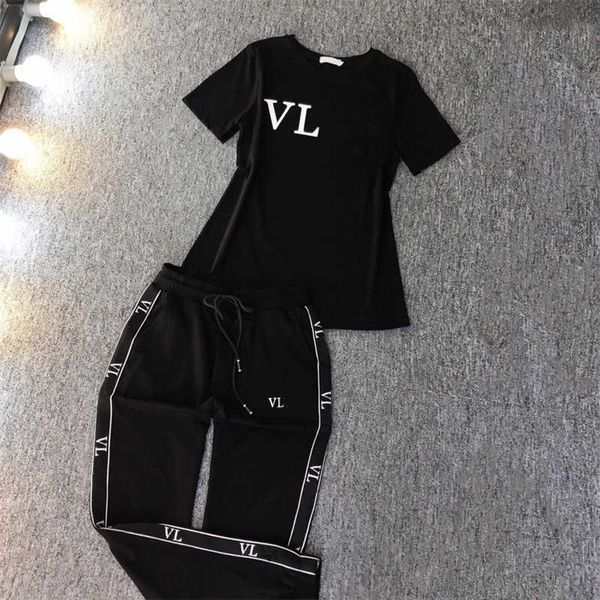 summer classic clothing two piece pants letter solid color short-sleeved t-shirt elastic waist letters white trimmed casual pant sets for wo
summer classic clothing two piece pants letter solid color short-sleeved t-shirt elastic waist letters white trimmed casual pant sets for wo