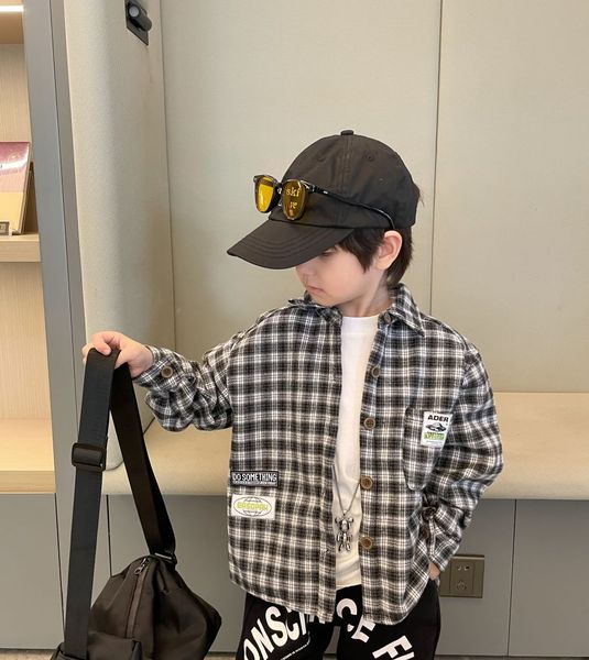 children's shirt autumn and winter new plush warm and loose fitting boy's coat with lapel long sleeve plaid design suitable for ch, Blue;gray
children's shirt autumn and winter new plush warm and loose fitting boy's coat with lapel long sleeve plaid design suitable for ch, Blue;gray