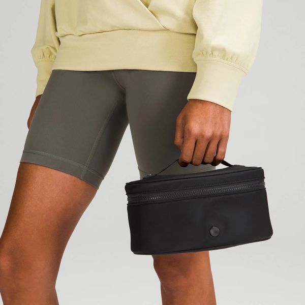 oval access stuff sacks cosmetic bags luxury lulu lemon womens makeup pouch bag water proof 88888
oval access stuff sacks cosmetic bags luxury lulu lemon womens makeup pouch bag water proof 88888