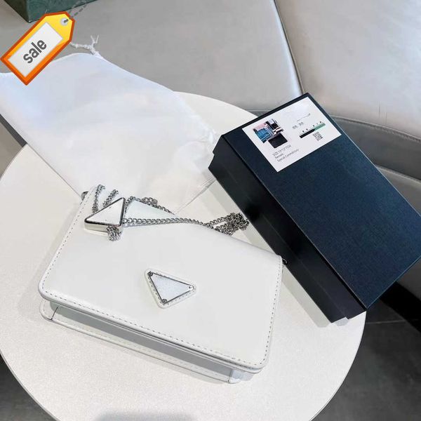 brand designer shoulder bags crossbody bag tote female fashion triangle chain new light multi-function small square bag gift box packaging f
brand designer shoulder bags crossbody bag tote female fashion triangle chain new light multi-function small square bag gift box packaging f