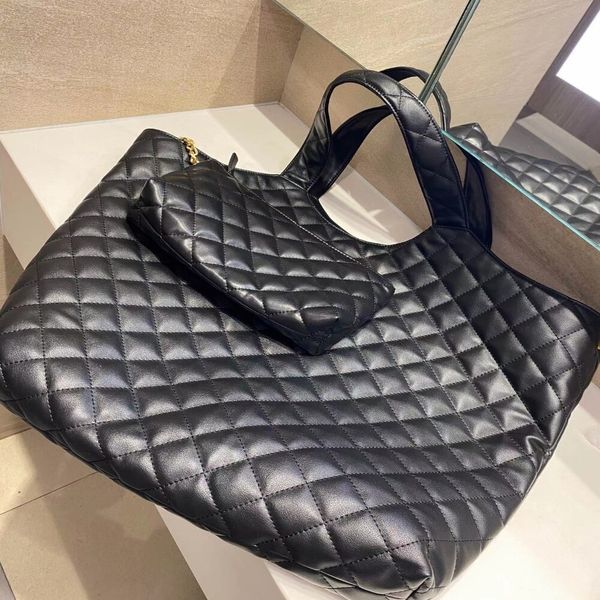 luxury designer handbag womens large capacity diamond plaid leather black diamond plaid shoulder bag fashion retro shopping bags
luxury designer handbag womens large capacity diamond plaid leather black diamond plaid shoulder bag fashion retro shopping bags