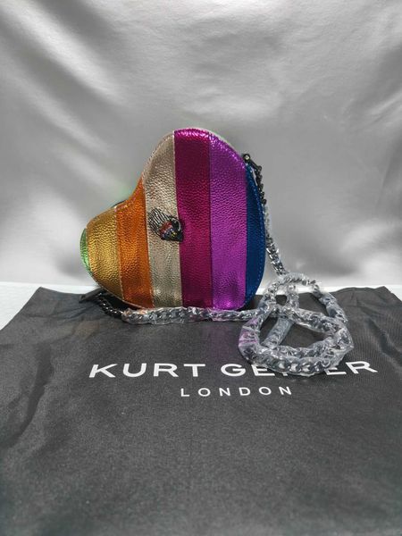 kurt geiger handbags kurt geiger london new eagle head bag women's heart shaped bag contrast stereo bag
kurt geiger handbags kurt geiger london new eagle head bag women's heart shaped bag contrast stereo bag
