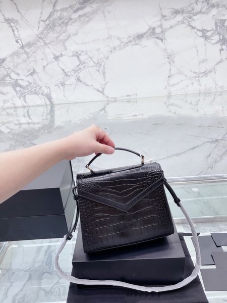 classic large capacity luxury designer handbag tote purse luxurys one shoulder bag women crossbody bags chain
classic large capacity luxury designer handbag tote purse luxurys one shoulder bag women crossbody bags chain