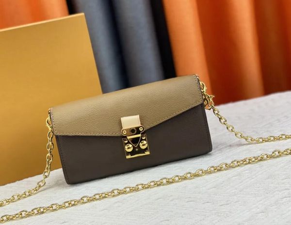7a genuine leather designer bag womens shoulder bag luxury envelope handbags flower chain crossbody ladies mini messenger bags purses evenin
7a genuine leather designer bag womens shoulder bag luxury envelope handbags flower chain crossbody ladies mini messenger bags purses evenin