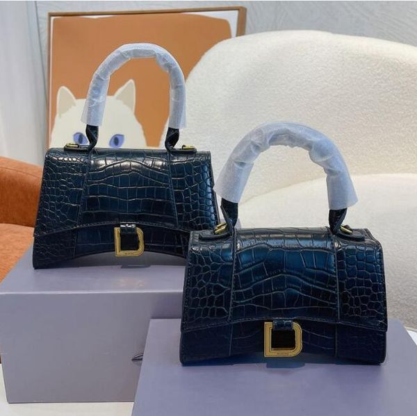 handbag designer wallet shoulder cross bag wallet handbag half moon tramp buckle leather pure crocodile single handle handbag women's l
handbag designer wallet shoulder cross bag wallet handbag half moon tramp buckle leather pure crocodile single handle handbag women's l