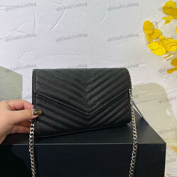 designer womens shoulder bag leather clamshell hardware metal clasp caviar bag matelasse chain handbag crossbody bag envelope bags card hold
designer womens shoulder bag leather clamshell hardware metal clasp caviar bag matelasse chain handbag crossbody bag envelope bags card hold
