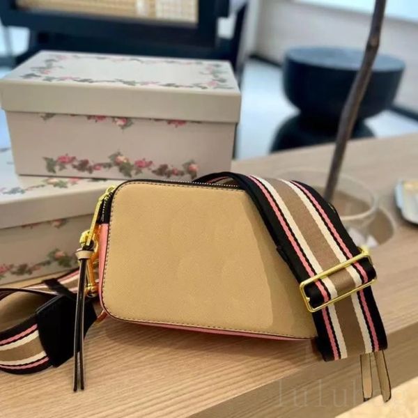 snapsdesigner bags cowhide metal crossbody bags for women traveling borse internal pocket adjustable size square camera bag fashion accessor
snapsdesigner bags cowhide metal crossbody bags for women traveling borse internal pocket adjustable size square camera bag fashion accessor