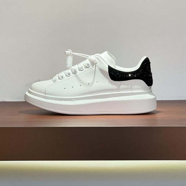 internet celebrity fashion rhinestone small white shoes with thick soles and elevated casual shoes for couples high-end luxury designer mens, Black
internet celebrity fashion rhinestone small white shoes with thick soles and elevated casual shoes for couples high-end luxury designer mens, Black
