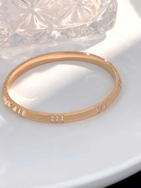 tiffay new roman numerals narrow x bracelet fashion simple versatile rose gold cnc high edition process, Black
tiffay new roman numerals narrow x bracelet fashion simple versatile rose gold cnc high edition process, Black