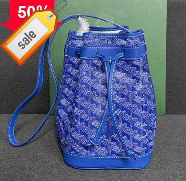 2023 fashion designer single shoulder bags goes with everything small floating strip mini bucket bag oblique ladies leather ox bag
2023 fashion designer single shoulder bags goes with everything small floating strip mini bucket bag oblique ladies leather ox bag
