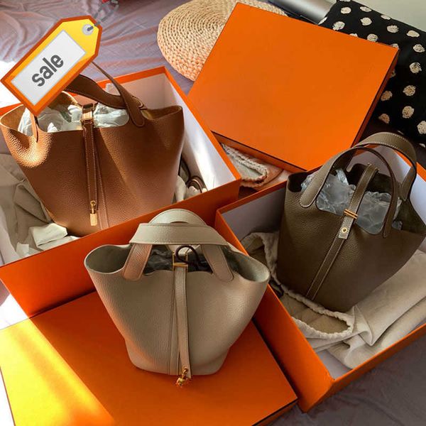 brand designer handbag shoulder bags crossbody bag tote leather vegetable basket women's bucket portable spring and summer tote bags la
brand designer handbag shoulder bags crossbody bag tote leather vegetable basket women's bucket portable spring and summer tote bags la