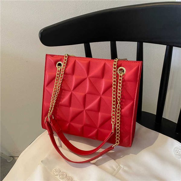 simple women's fashion bag new 2022 spring and summer new fashion texture chain crossbody bag casual shoulder bag