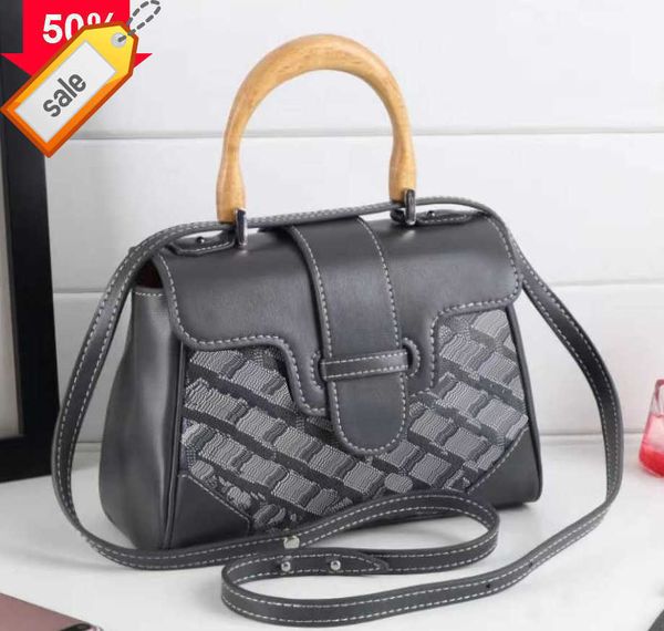 brand fashion handbag designer s multifunctional wooden handle diagonal cross bag 2023 new manufacturers low price direct sales
brand fashion handbag designer s multifunctional wooden handle diagonal cross bag 2023 new manufacturers low price direct sales